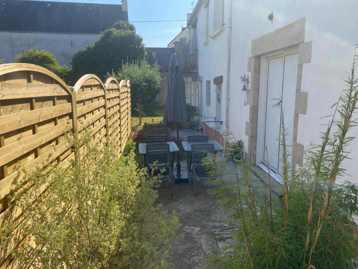Appartement En Entree De Ville Avec Balneo Pont-lʼAbbé Екстериор снимка